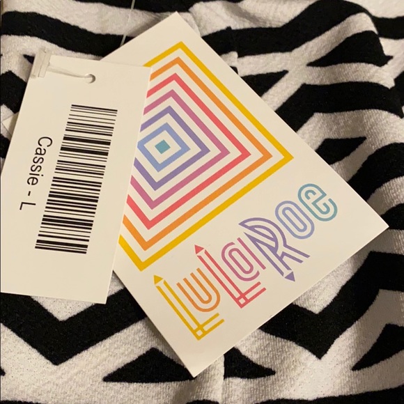 LuLaRoe skirt - Picture 3 of 4